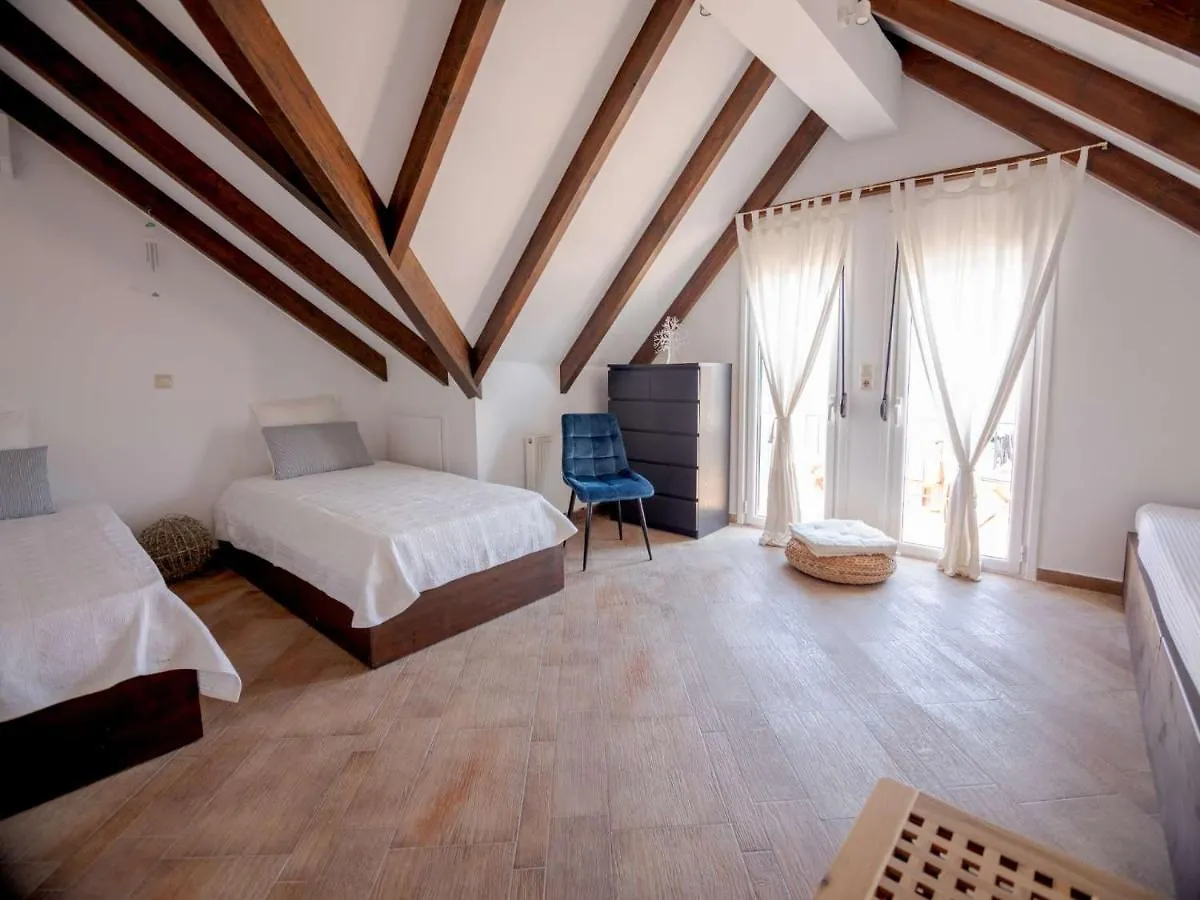 Ten Suns Residence ليكسوري